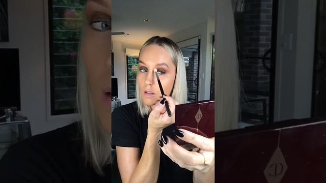 Smoky Eyes using Tom Ford Beauty смотреть онлайн
