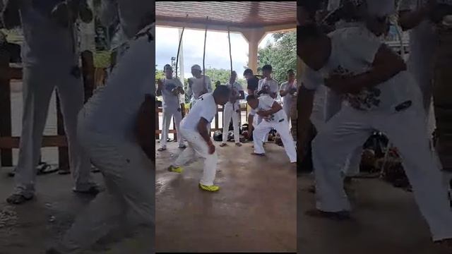 Mestre Nestor Axé Iúna Capoeira смотреть онлайн