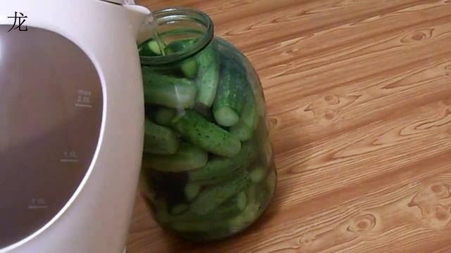 Как консервировать вкусные хрустящие огурцы. Pickled cucumbers. смотреть онлайн