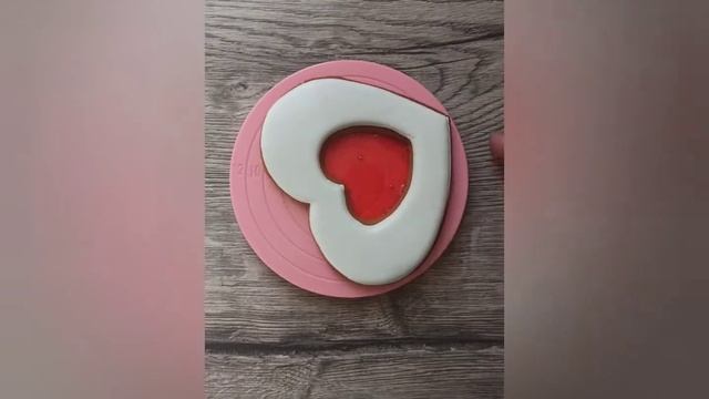 роспись имбирного пряника. пряник сердце с леденцом. Инстаграмме @pryanik_happy_mariupol смотреть онлайн