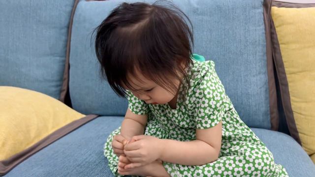 宝宝自恋起来有多可怕，在幼儿园发生了什么事，跟爸爸炫耀个不停 смотреть онлайн