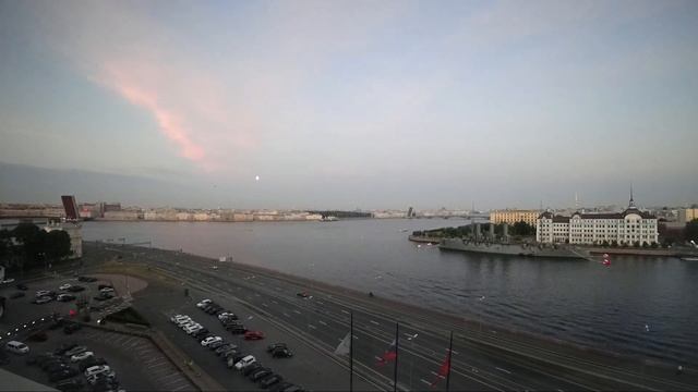 Ночной таймлапс: Крейсер Аврора - разводка мостов в Санкт-Петербурге смотреть онлайн