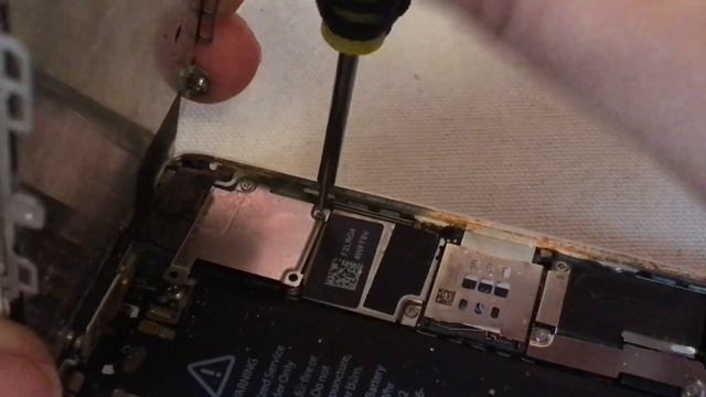 Cambio de pantalla iphone SE utilizando pantalla iphone 5s смотреть онлайн