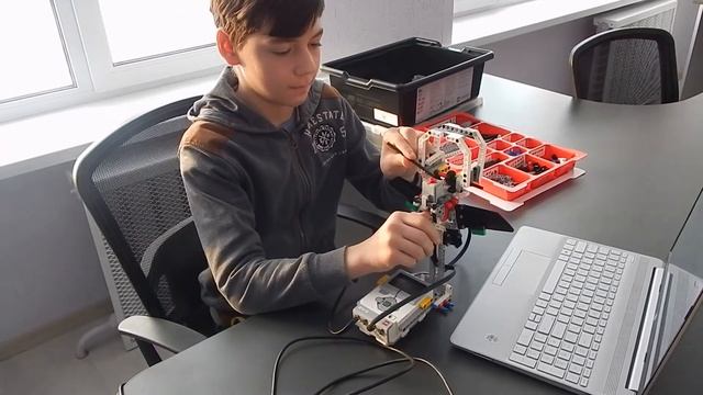 Венерина мухоловка EV3 смотреть онлайн