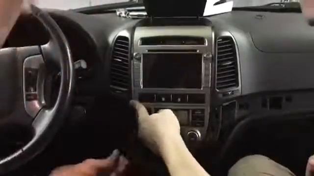 Установка магнитолы roXimo CarDroid RD-2001 на Hyundai SantaFe смотреть онлайн