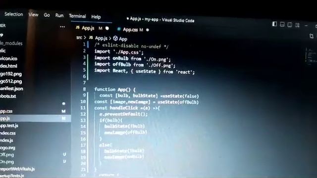 Bulb Toggle with React смотреть онлайн