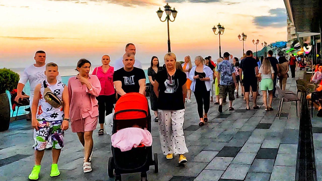 Отдыхающие массово ПОЕХАЛИ в КРЫМ. Ялта ТРЕЩИТ по ШВАМ. Набережная в Ялте. Показываю ВСЮ ПРАВДУ. смотреть онлайн
