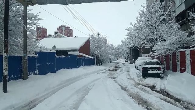 Снежный Краснодар 🌨️🌨️🌨️☃️ - 22 января 2022 г. смотреть онлайн