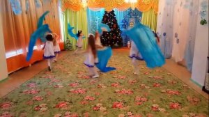 Детский танец с веерами-вейлами "Вьюга" подг. гр.