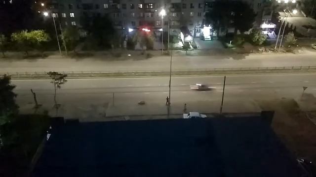 астраханский Джеки Чан дерется со столбом смотреть онлайн