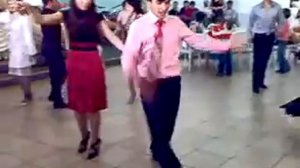 танцует молодость дагестана на свадьбе