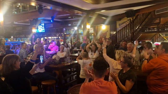 Auch mit 82 Jahren kann man im Bierkönig feiern |Playa de Palma🌴| Mallorca♥️ |Ballermann🥳 | 19.02.2 смотреть онлайн