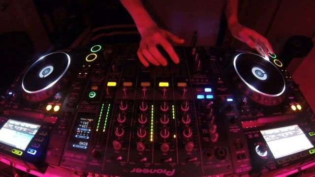 #061 Tech House Mix April 3rd 2016 смотреть онлайн
