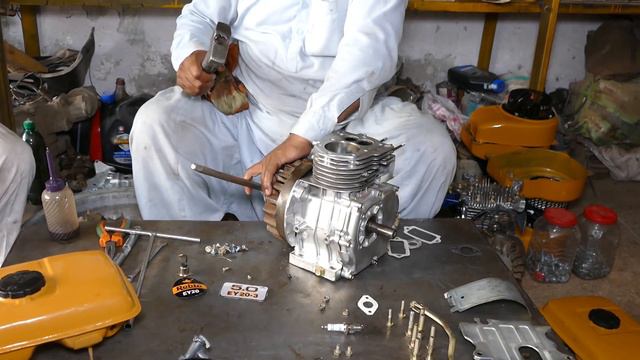 Full Process of Robin EY 20 Engine Assembling at Home смотреть онлайн