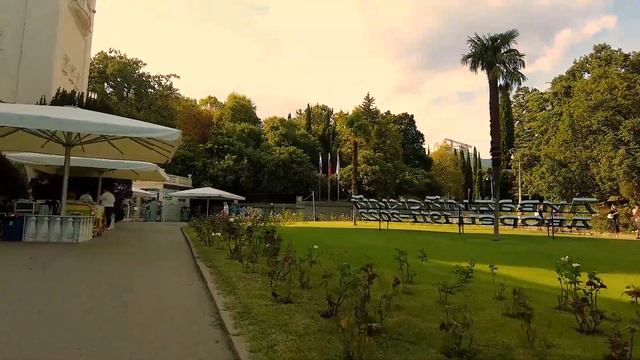 Ливадийский Дворец. Ялта. Крым. Ливадия 2022. Прогулка по территории дворца. Краткая История Дворца смотреть онлайн