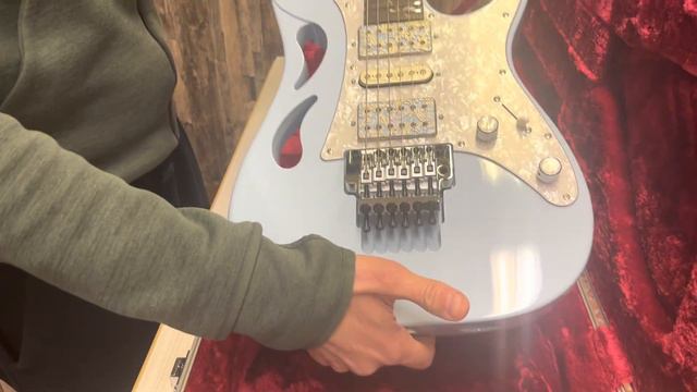 Unboxing Ibanez PIA3761C-BLP Steve Vai signature смотреть онлайн