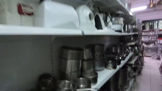 Большой шоу рум б/у мебели и оборудования в Москве смотреть онлайн