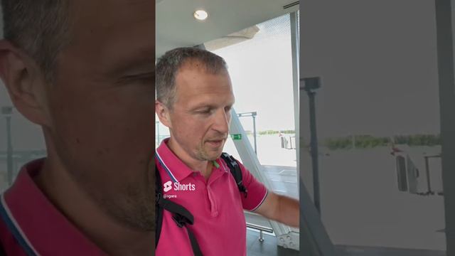 Жесть на посадке самолета. Заход на второй круг после касания взлетной полосы.