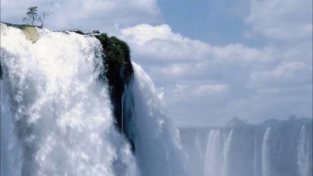 Iguazu National Park in Argentina (HD1080p) смотреть онлайн
