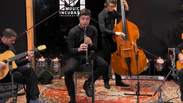 The Grazhoppers смотреть онлайн