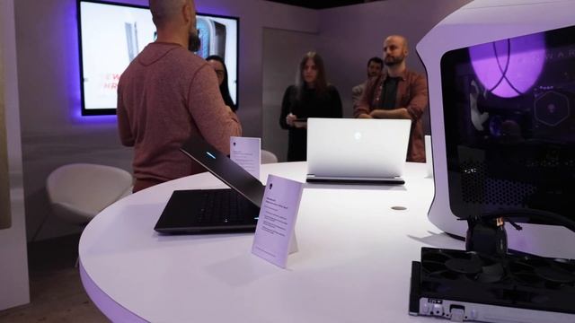 Alienware CES 2023 Tour Beast Aliewnare 18 Gaming Laptop New Aurora PC And 500Hz Monitor! смотреть онлайн