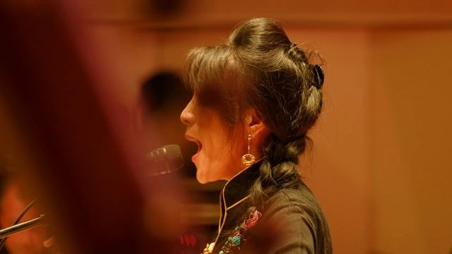 DECHEN & ZÜRCHER KAMMERORCHESTER - VAJRA GURU MANTRA смотреть онлайн