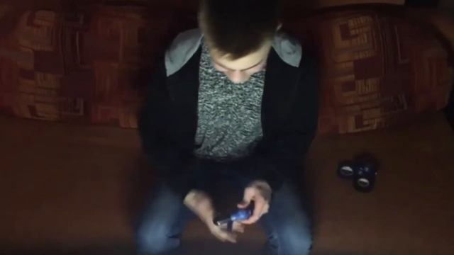 СБРОСИЛИ ТЕЛЕФОН С БОЛЬШОЙ ВЫСОТЫ смотреть онлайн