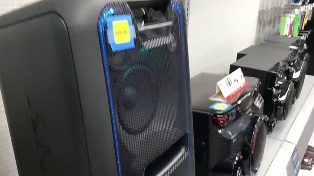 LOUD SPEAKER PRANK AT BEST BUY (700 watts) lG CM4550 смотреть онлайн