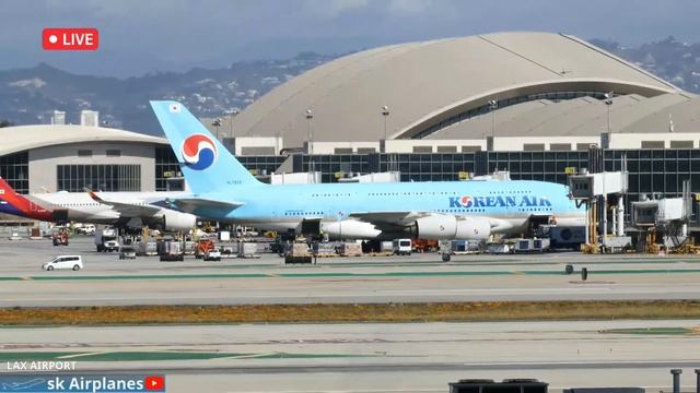 ? Watching Planes At Los Angeles Airport (LAX)