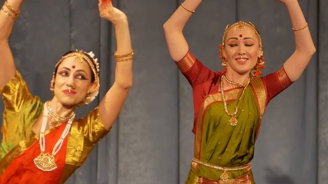 Индийский классический танец "Nalinakanti Pushpanjali" смотреть онлайн
