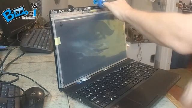 Baroni Telas ensina a trocar a tela do notebook Sony Vaio PCG 71912L смотреть онлайн