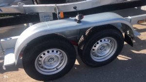 Обзор прицепов для лодок. Ложементы или ролики, тормозной прицеп или обычный, что выбрать ?