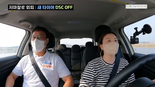 이런 타이어 쓰면 큰일 나는 이유 ... / 자동차안전연구원 x 오토뷰 2022 смотреть онлайн