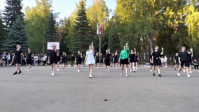 ДОЛ им.М.Горького 1 отряд Юля Паршута -Месяц май смотреть онлайн