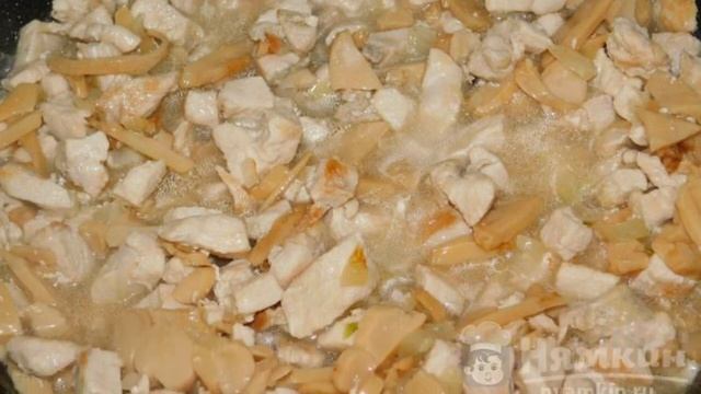 Chicken with champignons in creamy garlic sauce смотреть онлайн