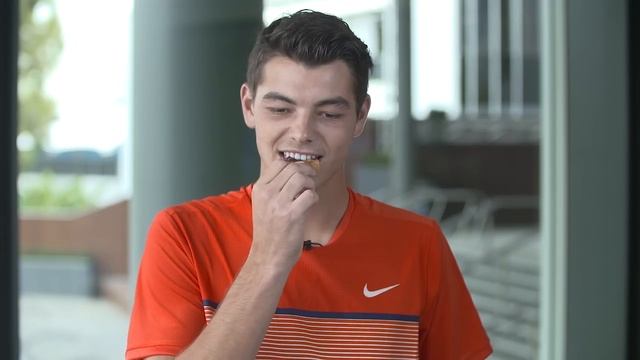 Players Take The Vegemite Taste Test смотреть онлайн