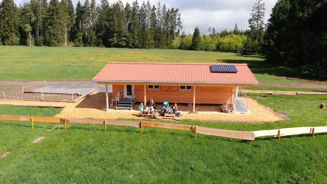 Eine Abenteuerreise in den WALDKINDERGARTEN GRAFENHAUSEN смотреть онлайн