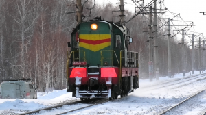 "Помазок" ЧМЭ3-1221 следует через о.п. Шутка