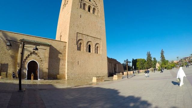 Koutoubia Mosque in Marrakesh [CC] смотреть онлайн