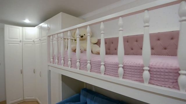 Детская и прихожая в классическом стиле. Мебельная фабрика "Росдрев" смотреть онлайн