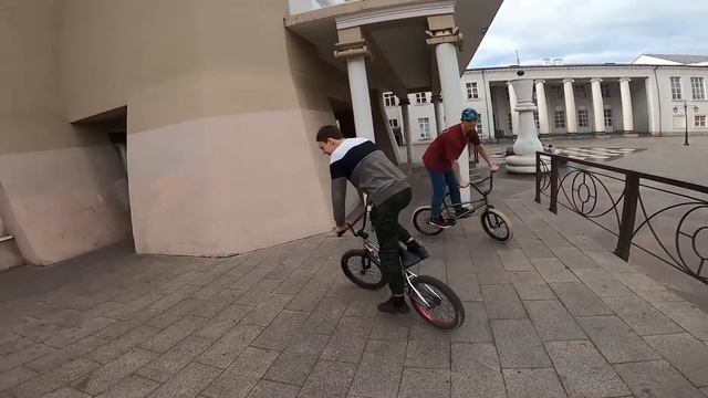 НОВЫЕ ТРЮКИ НА БМХ ! КАК НАУЧИТЬСЯ КАТАТЬСЯ НА БМХ...