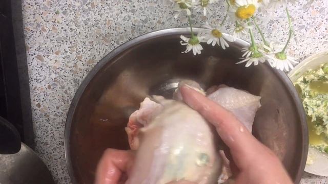 Курица с зеленью и лимонным маслом смотреть онлайн