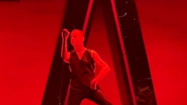Depeche Mode - Stripped(Memento mori tour live in Paris)(24/06/2023) смотреть онлайн