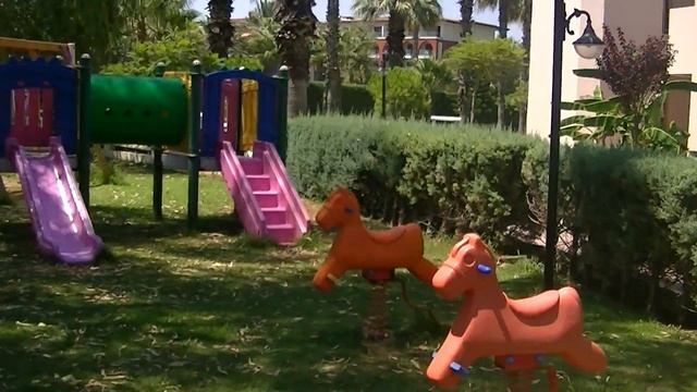 08. Adora. Вход в амфитеатр и Mini Club. смотреть онлайн