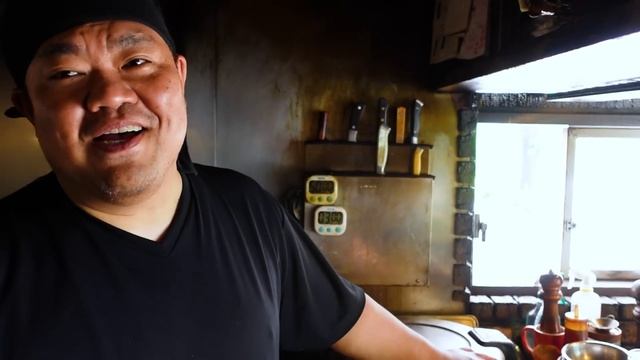 【爆盛】自分の店がデカ盛り店ということを店主が自覚してない!これまでに作ったメニューは1000種類以上!腹ペコ学生が集まる食材にも味にもこだわる人気店