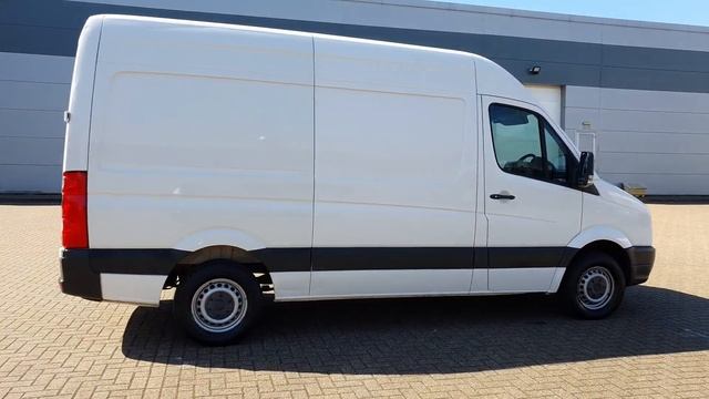 ***SOLD*** Volkswagen Crafter 2.0 TDI CR35 High Roof Van 4dr (MWB) смотреть онлайн