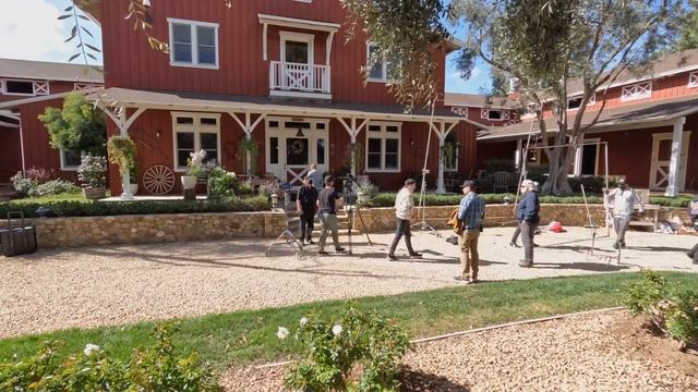 Behind the Scenes: Martha Stewart for Skechers Arch Fit® смотреть онлайн