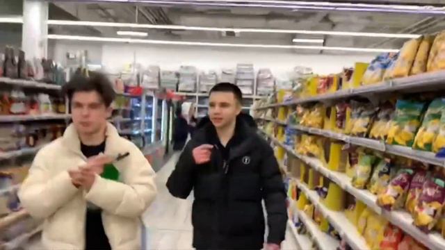 ПЕРЕВОЖУ ДЕНЬГИ ПО AirDrop рандомным людям **Даю задания за деньги** смотреть онлайн