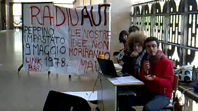 RADIO AUT ALL'UNIVERSITA' смотреть онлайн