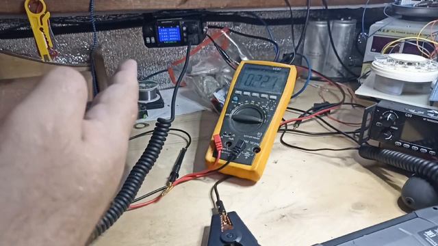 Запитал радиостанцию от автомобильного бустера. Эксперимент! смотреть онлайн